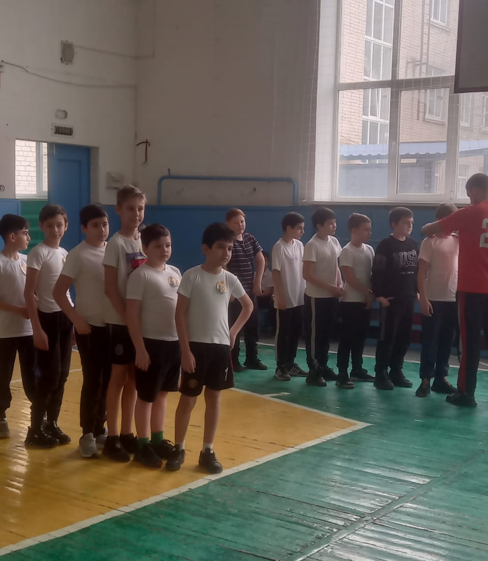 Спортивная игра защитник